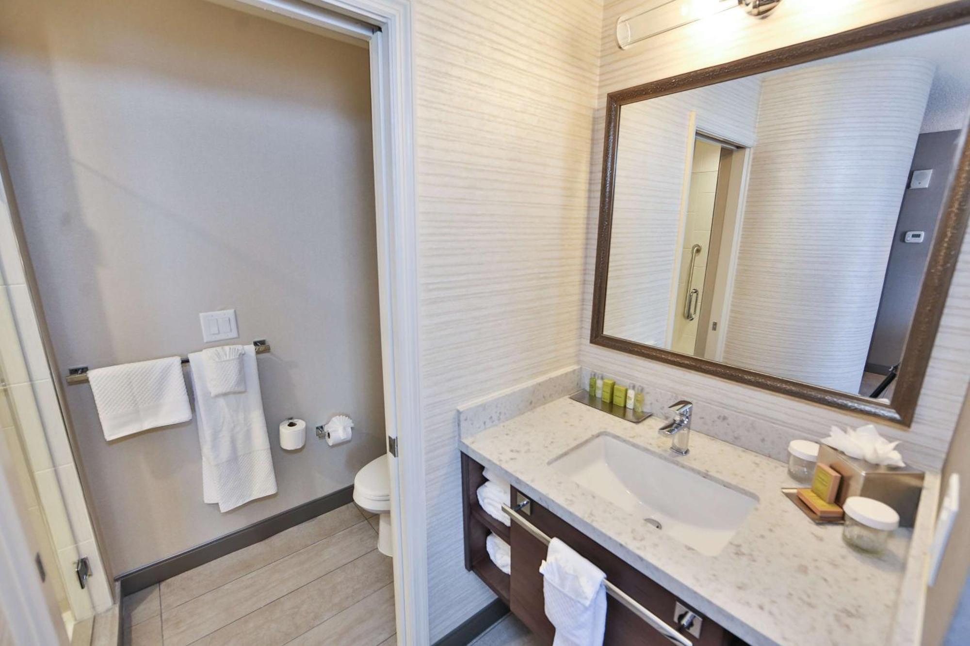 Hotel Doubletree By Hilton Atlanta Alpharetta-Windward Exterior foto